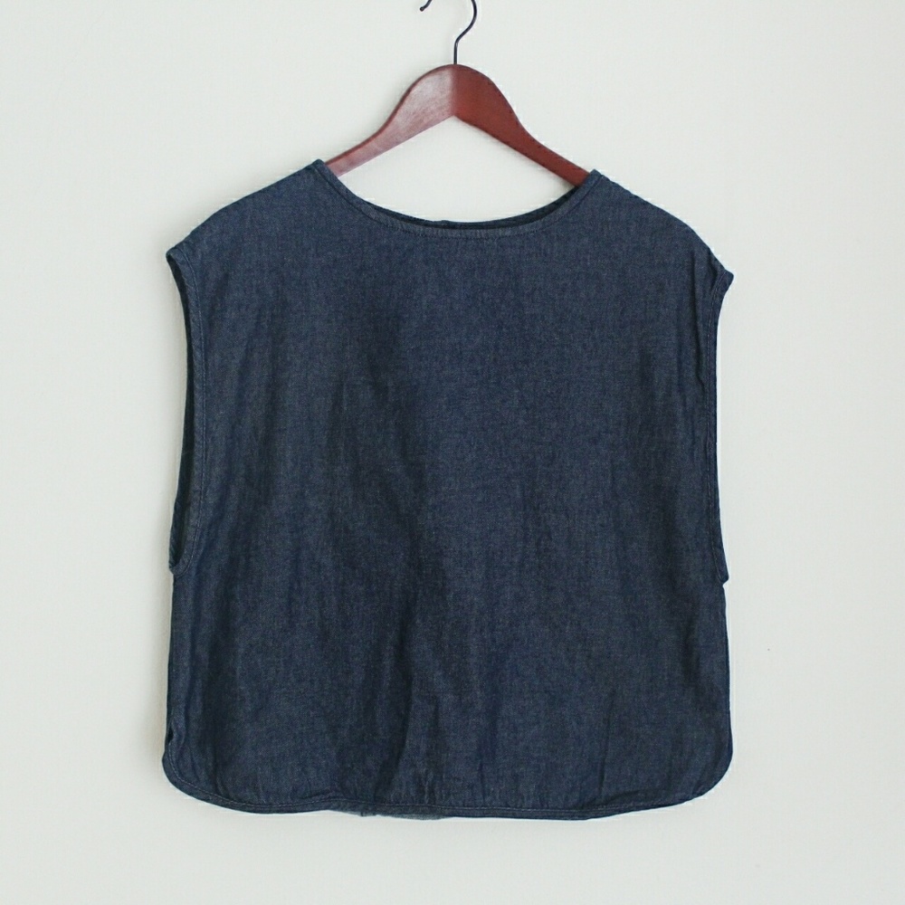 Conrado Chambray box top